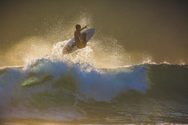 Sumbawa, Yoyo beach surfing