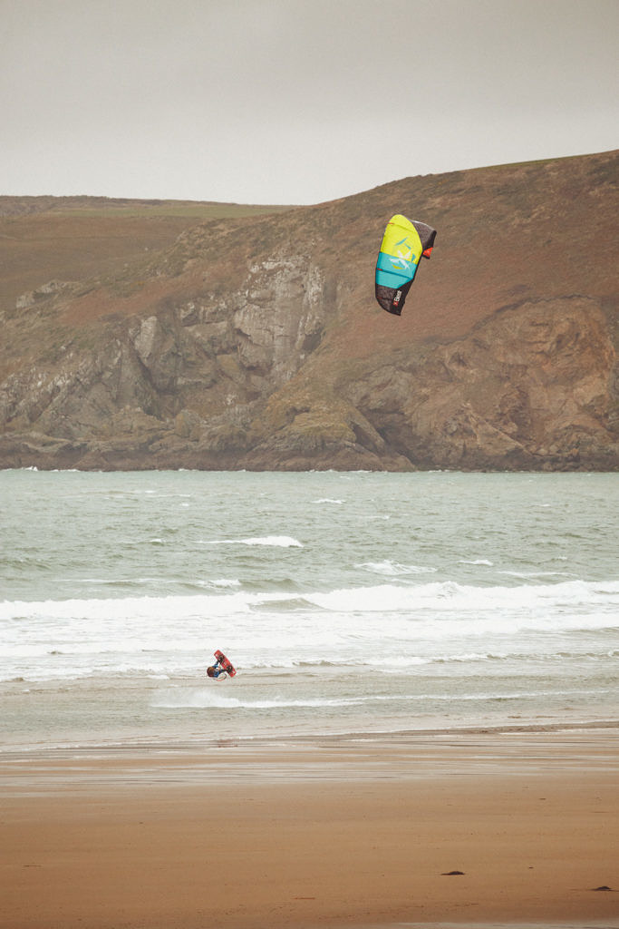 Newgale kitesurfing