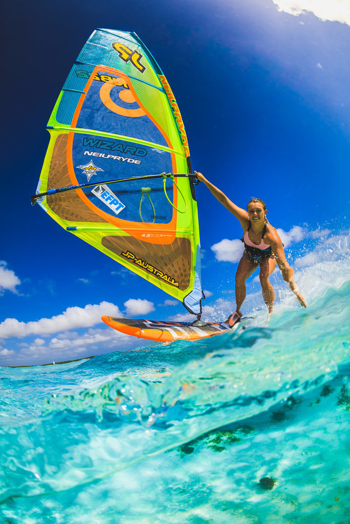 Maxime van Gent windsurfing