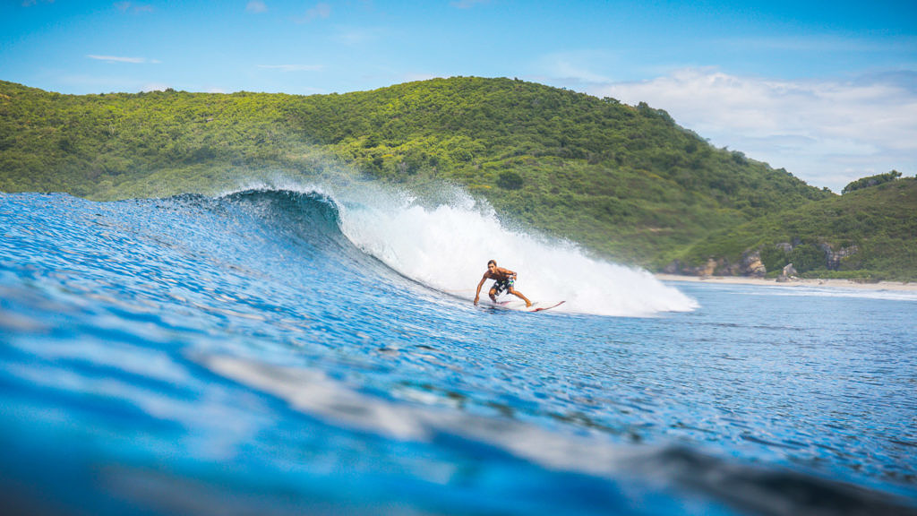 Yoyo beach surfing, Sumbawa
