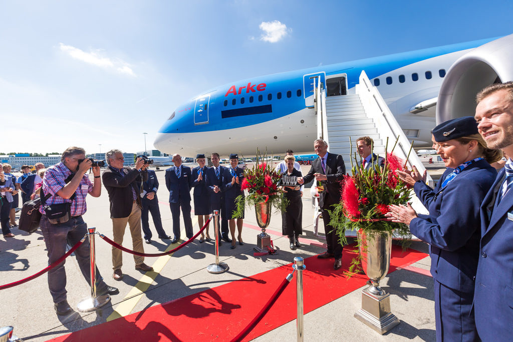 First Dutch 787 Dreamliner TUI Schiphol
