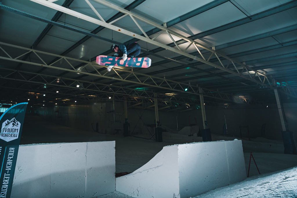 Erik Bastiaansen invites - Skidome Terneuzen snowboarding