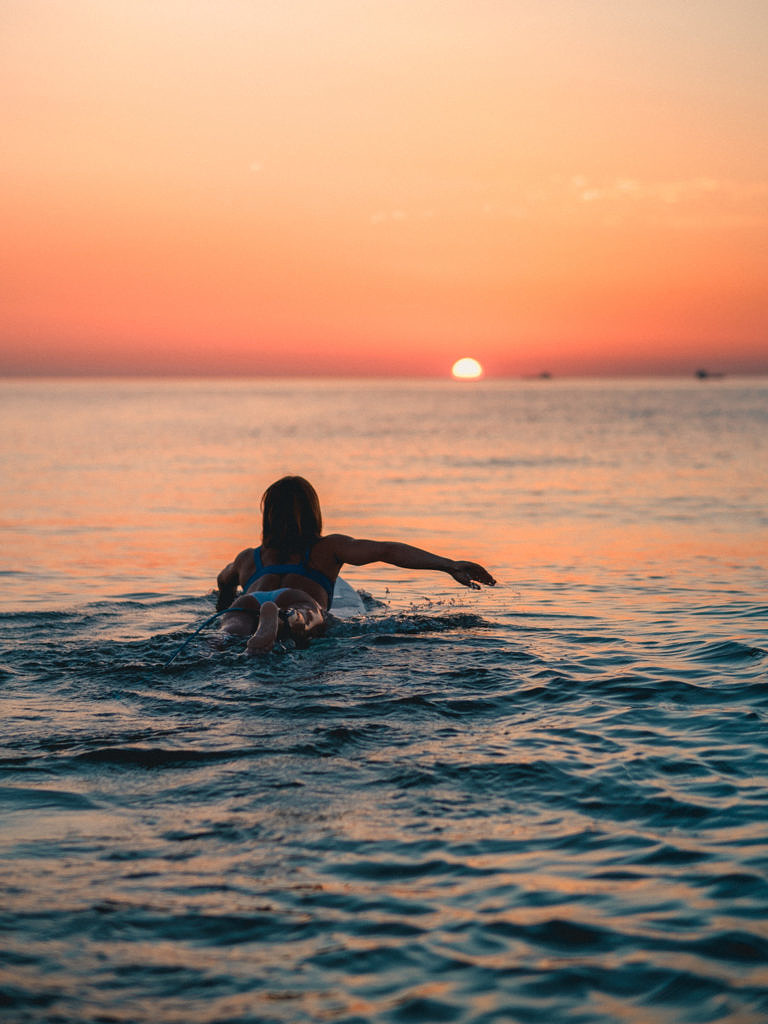 Estelle & Lucia surf shoot