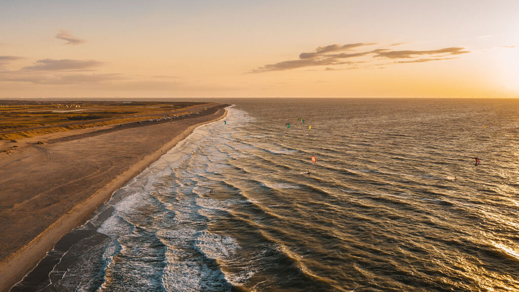 Domburg kitesurfing drone shot